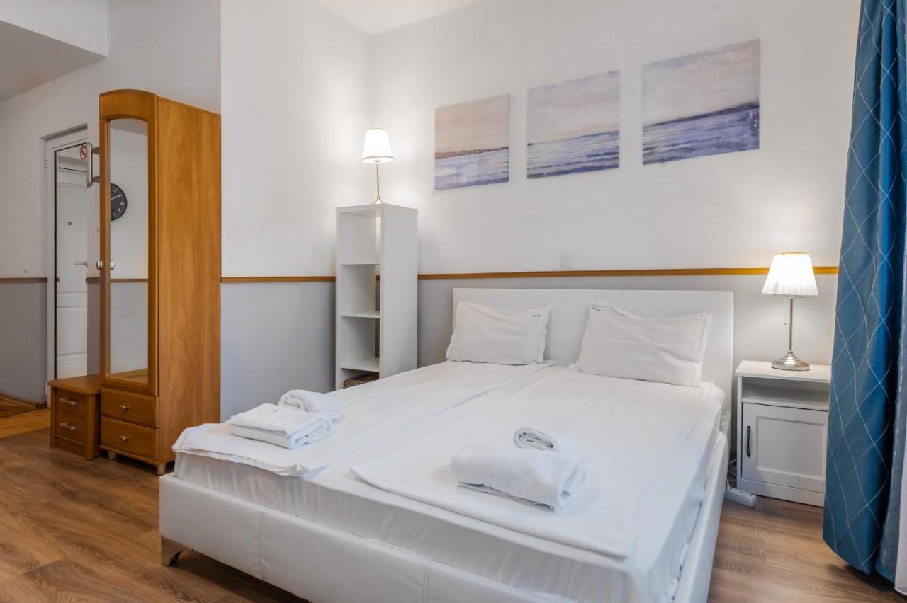 Charming Studio On Vitosha Street By Flat Mаnager Sofia Esterno foto